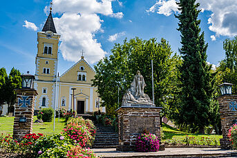 Kirchenvorplatz