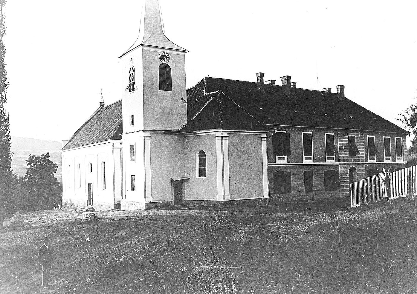 Historisches Foto der Kirche in Tieschen